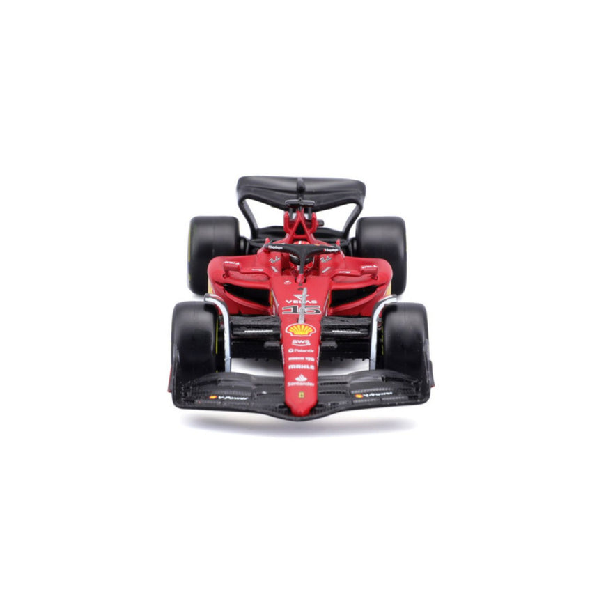 Ferrari F1 Modellauto, mit Helm, F1-75, bburago, 1:43, Carlos Sainz