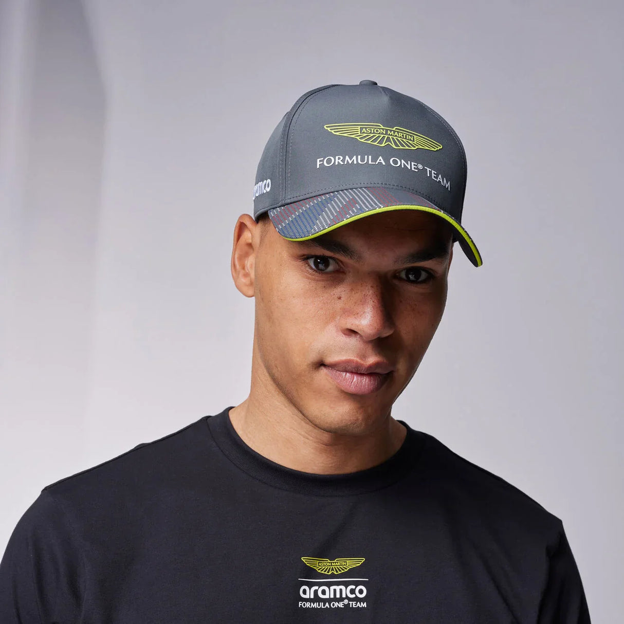 Aston Martin Kappe Team Silverstone SE Grau