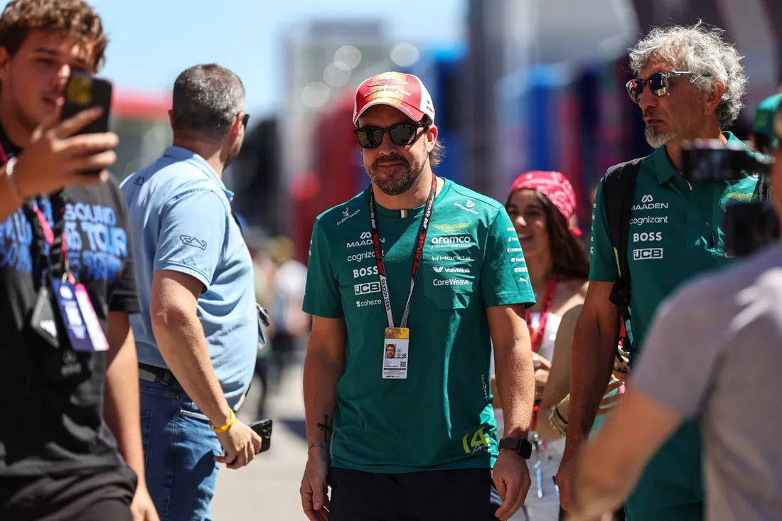 Alonso bleibt bei Aston Martin und prägt den Fahrermarkt