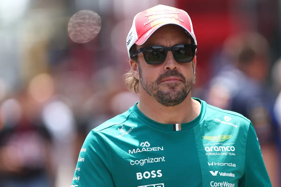 Alonso bleibt bei Aston Martin und sendet Signal