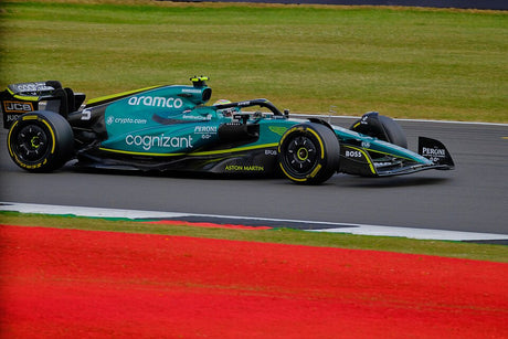 Aston Martin schockt die Formel 1 – Russell warnt vor Überraschung!
