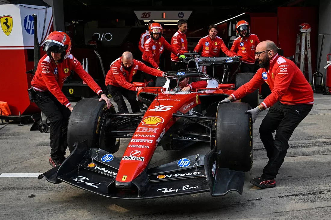 Hamilton fordert mehr Einsatz von Ferrari im Titelkampf