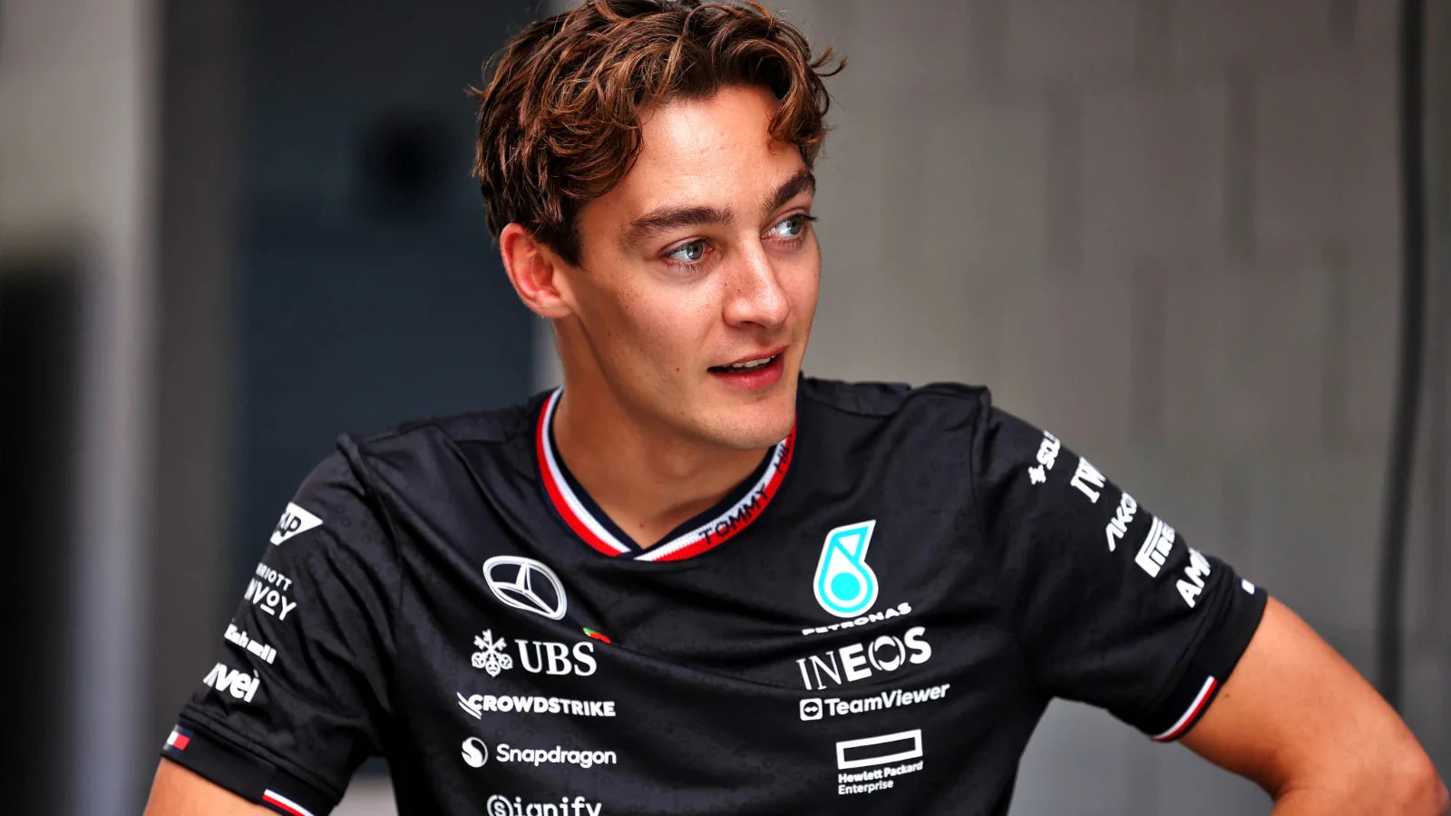 Hamilton greift an – doch Russell schnappt sich den Sprint-Sieg!