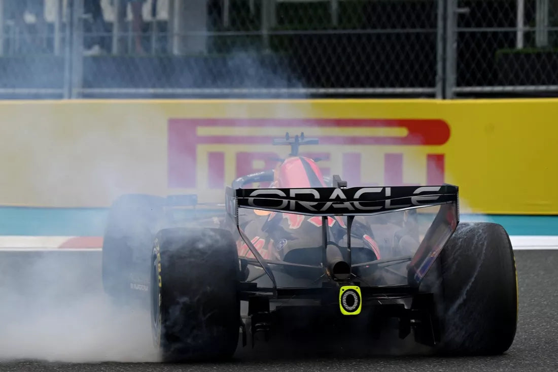 Verstappen gewinnt mit Red Bull und neuem Motor