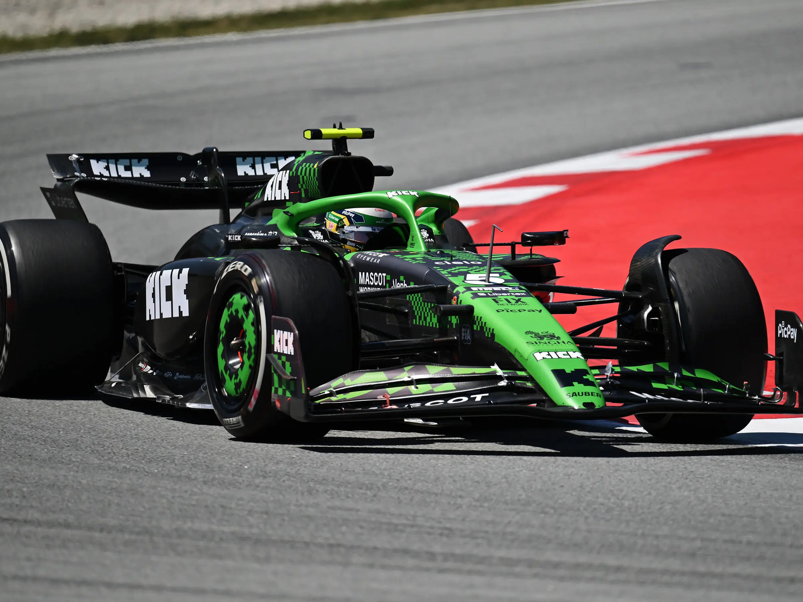 Schock-Enthüllung: Kick Sauber gibt Comeback-Versprechen ab!