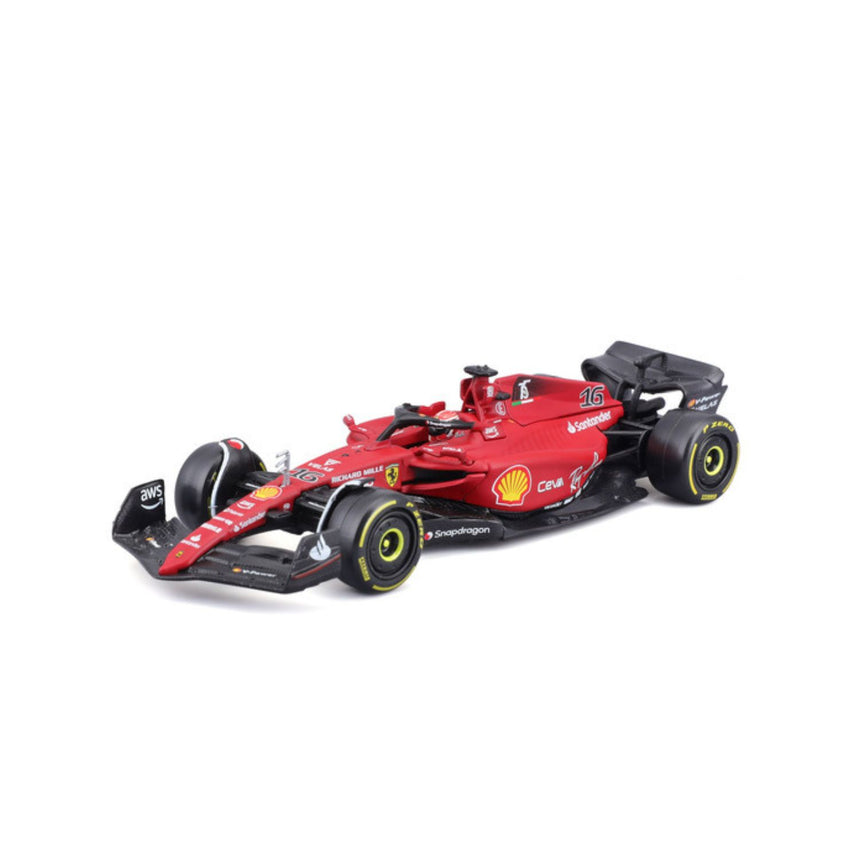 Ferrari F1 Modellauto, mit Helm, F1-75, bburago, 1:43, Carlos Sainz