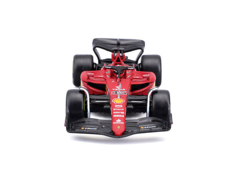 Ferrari F1 Modellauto, mit Helm, F1-75, bburago, 1:43, Carlos Sainz