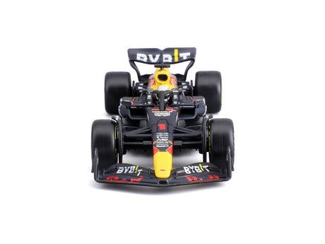 Red Bull Racing F1 Modellauto, mit Helm, RB18, bburago, 1:43, Max Verstappen