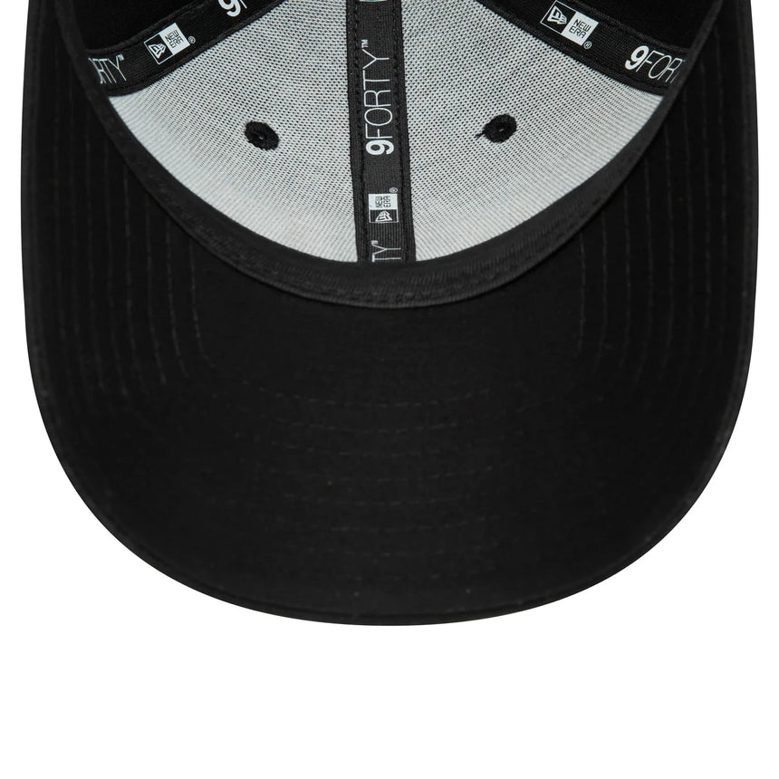 Aprilia Kappe, wesentlich, New Era, 9FORTY, schwarz