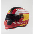 Carlos Sainz Minihelm im Maßstab 1:2, 2022 - FansBRANDS®