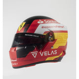 Carlos Sainz Minihelm im Maßstab 1:2, 2022 - FansBRANDS®