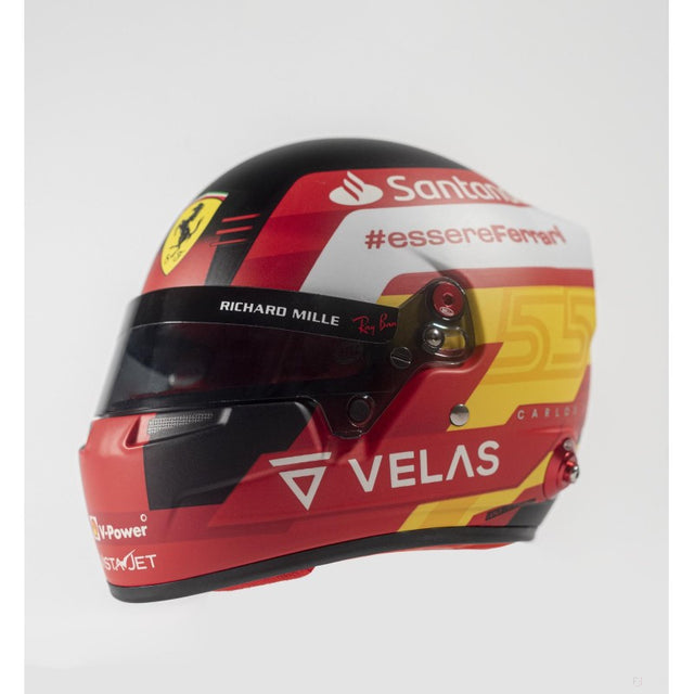 Carlos Sainz Minihelm im Maßstab 1:2, 2022 - FansBRANDS®