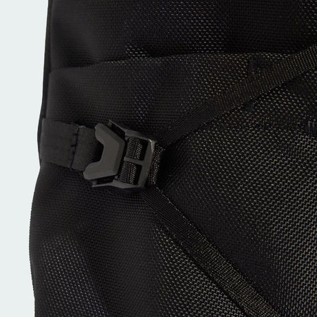 MERCEDES_-_AMG_PETRONAS_FORMULA_1_ENGINEERS_and_MARKETING_BACKPACK_Black_KF1773_42_detail-web-use.webp